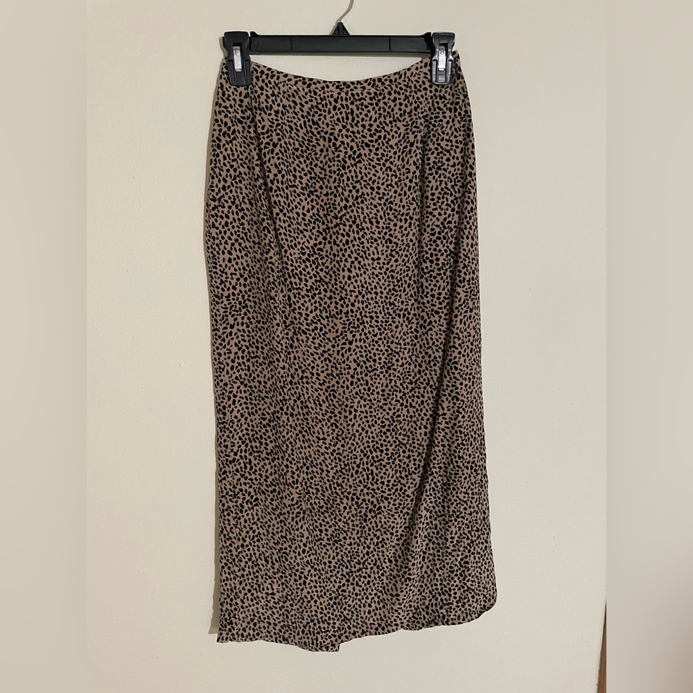 Silk midi Skirt with slit